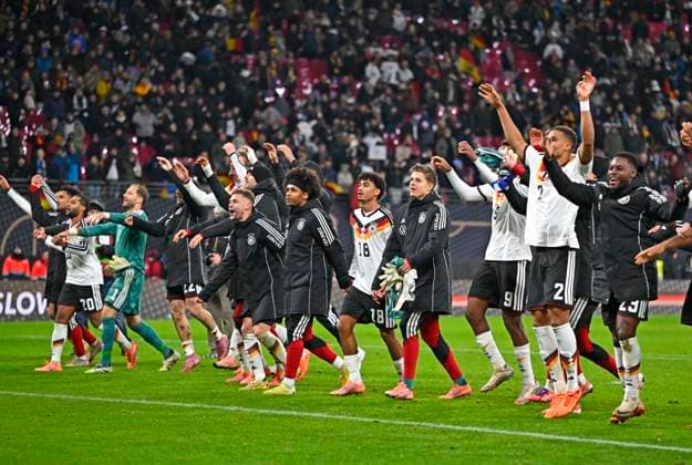 17 11 2025, Football World Cup Qualification Europe 2025 26, Matchday 10, Germany Slovakia, in the Red Bull Arena Leipzig Germany LaOla of the players