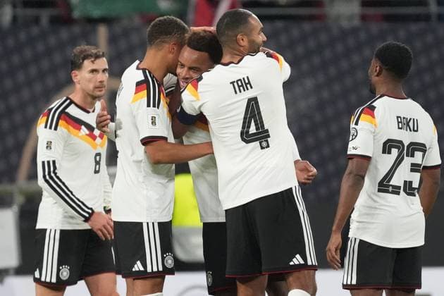 Germany celebrating after the 6-0 win and congratulations to Assan Ouedraogo Germany Germany for the goal Leipzig 17 11 2025 Germany vs Slovakia, World Cup Qualification, Matchday 6