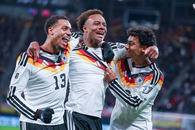 UEFA European Qualifiers World Cup Qualifiers 25 26 Germany Slovakia on 17 11 2025 at the Red Bull Arena in Leipzig Cheers, goal celebration, goal scorer, goal scorer Forza Assan Ouedraogo Germany 9 celebrates near his goal for 6 0 with Felix Nmecha Germany 13 and Nathaniel Brown Germany 18 MH