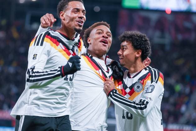 UEFA European Qualifiers World Cup Qualifiers 25 26 Germany Slovakia on 17 11 2025 at the Red Bull Arena in Leipzig Cheers, goal celebration, goal scorer, goal scorer Forza Assan Ouedraogo Germany 9 celebrates near his goal for 6 0 with Felix Nmecha Germany 13 and Nathaniel Brown Germany 18 MH