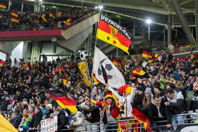 17 11 2025, Soccer match, World Cup Qualification, Group A, Season 2025 2026, Germany Slovakia at the Red Bull Arena in Leipzig German fans cheer the victory Important note According to FIFA and UEFA regulations, it is prohibited to use or have used photographs taken in the stadium and or of the match in the form of sequential images and or video-like photo series Foto Kirchner Media TH Copyright: xKirchner-Media THx