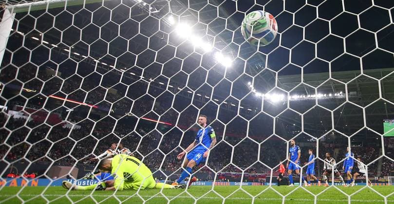 Leipzig, 17 11 2025, Red Bull Arena, Soccer, World Cup Qualification , BR Germany vs Slovakia , In the picture Goal for Germany Ridle Baku 23, DEU scores to 5 0 , Picture Point