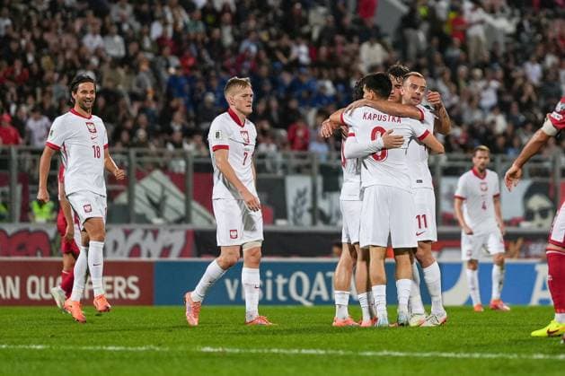 Malta 17.11.2025. Pilka nozna Eliminacje Mistrzostw Swiata 2026 sezon 2025 2026 kolejka 10 mecz: Malta - Polska --- Football FIFA World Cup, WM, Weltmeisterschaft, Fussball Qualifiers season 2025 2026 round 10 match: Malta - Poland nz Piotr Zielinski radosc bramka gol punkt emocje Fot. Igor Zadecki Arena Akcji NEWSPIX.PL --- newspix.pl 