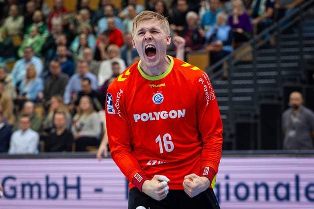 17 11 2025, xovx, Handball Daikin Handball Bundesliga, HSG Wetzlar VfL Gummersbach Bertram Obling VfL Gummersbach celebrates a save after holding a seven-meter penalty Wetzlar Buderus Arena Hessen Germany EN