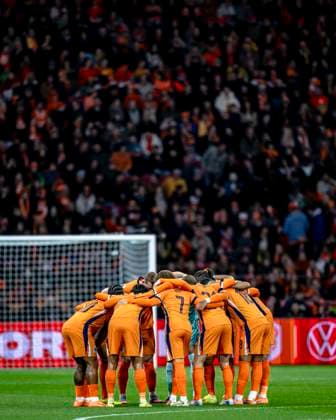 Huddle of Netherlands, during the match FOOTBALL - EUROPEAN QUALIFIERS - NETHERLANDS - LITHUANIA at the Johan Cruijff ArenA for the FIFA World Cup, WM, Weltmeisterschaft, Fussball 2026 UEFA Qualifiers - Group G - Matchday 10 season 2025-2026 in AMSTERDAM, Netherlands on 17 november 2025, (photo by Stefan Koops EYE4images DeFodi Images) *** Huddle of Netherlands, during the match FOOTBALL EUROPEAN QUALIFIERS NETHERLANDS LITHUANIA at the Johan Cruijff ArenA for the FIFA World Cup 2026 UEFA Qualifiers Group G Matchday 10 season 2025 2026 in AMSTERDAM, Netherlands on 17 november 2025, photo by Stefan Koops EYE4images DeFodi Images
