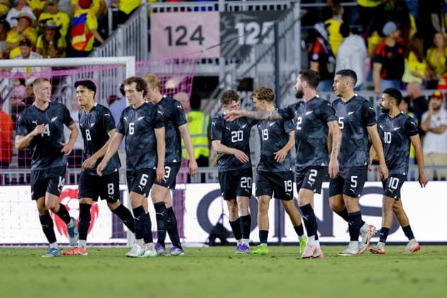 FORT LAUDERDALE - NOVEMBER 15: New Zealand forward Ben Old (19) celebrates with team mates after scoring a goal in the second half during an International Friendly, Länderspiel, Nationalmannschaft soccer match between Colombia and New Zealand on November 15, 2025, at Chase Stadium in Fort Lauderdale, FL. (Photo by Chris Arjoon Icon Sportswire) SOCCER: NOV 15 Colombia vs New Zealand EDITORIAL USE ONLY Icon25111500118