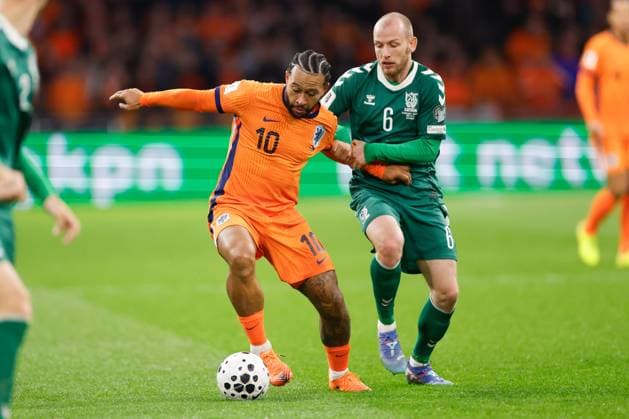 FIFA World Cup, WM, Weltmeisterschaft, Fussball 2026 Qualifier - Netherlands vs Lithuania, Netherlands Memphis Depay of the Netherlands, Modestas Vorobjovas of Lithuania during the FIFA World Cup 2026 Qualifier match between Netherlands and Lithuania at the Johan Cruijff Arena in Amsterdam, Netherlands, November 17, 2025. Amsterdam Netherlands  Copyright: xMatrixxImagesx xHenkxJanxDijksx