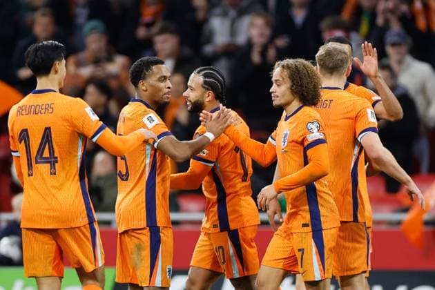 FIFA World Cup, WM, Weltmeisterschaft, Fussball 2026 Qualifier - Netherlands vs Lithuania, Netherlands Netherlands celebrating the 3-0 of Xavi Simons of the Netherlands during the FIFA World Cup 2026 Qualifier match between Netherlands and Lithuania at the Johan Cruijff Arena in Amsterdam, Netherlands, November 17, 2025. Amsterdam Netherlands  Copyright: xMatrixxImagesx xHenkxJanxDijksx