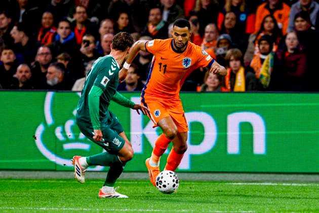 FIFA World Cup, WM, Weltmeisterschaft, Fussball 2026 Qualifier - Netherlands vs Lithuania, Netherlands Cody Gakpo of the Netherlands dribbles with the ball during the FIFA World Cup 2026 Qualifier match between Netherlands and Lithuania at the Johan Cruijff Arena in Amsterdam, Netherlands, November 17, 2025. Amsterdam Netherlands  Copyright: xMatrixxImagesx xMarcelxterxBalsx