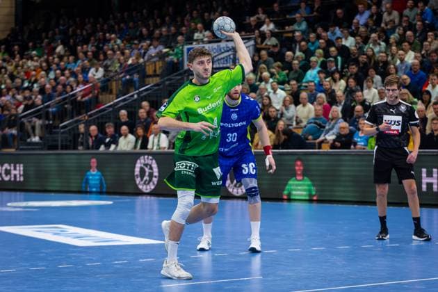 17 11 2025, xovx, Handball Daikin Handball Bundesliga, HSG Wetzlar VfL Gummersbach Niklas Theiß HSG Wetzlar , Freisteller Wetzlar Buderus Arena Hessen Germany EN