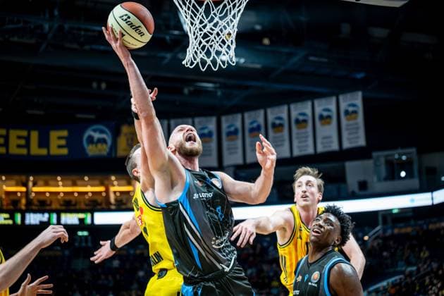 Basketball Berlin 17 11 2025 Season 2025 2026 BBL Cup Quarterfinals Men, Men Alba Berlin Science City Jena Robin Christen Jena, No 08