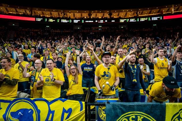 Basketball Berlin 17 11 2025 Season 2025 2026 BBL Cup Quarterfinals Men, Men Alba Berlin Science City Jena Cheering Alba Fans Block 212