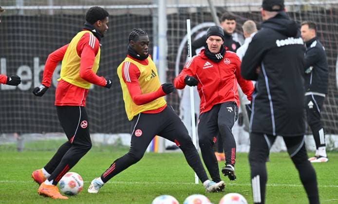 18 11 2025 Soccer 2 Soccer Bundesliga Season 2025 2026 1 FC Nürnberg Nuernberg FCN Club Training Sportfoto Zink xwoxzix Winners Osawe 38, 1 FC Nürnberg FCN Mustapha Hindolo 22, 1 FC Nürnberg FCN Ondrej Karafiat 44, 1 FC Nürnberg FCN