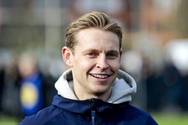GORINCHEM - Frenkie de Jong during the opening of a Cruyff Court at the i_campus. Because the footballer won the Johan Cruyff Prize in 2019, he was allowed to choose a location for a new Cruyff Court. ANP ROBIN VAN LONKHUIJSEN xVIxANPxSportx xxANPxIVx 542414130 originalFilename: 542414130.jpg