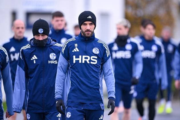 18 11 2025, Football, 2 Bundesliga, Season 2025 2026, Training FC Schalke 04, Kenan Karaman FC Schalke 04 xRHR PHOTO YYx Copyright: KROEGER RHR-FOTOx RHR-FOTO YY