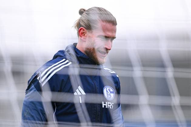 18 11 2025, Football, 2 Bundesliga, Season 2025 2026, Training FC Schalke 04, Goalkeeper Loris Karius FC Schalke 04 xRHR PHOTO YYx Copyright: KROEGER RHR-FOTOx RHR-FOTO YY