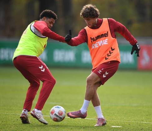 18 11 2025, xophax, Soccer 1 Bundesliga Season 2025 2026 1 FC Köln Training after the international break Luca Waldschmidt , right 1 FC Köln Yannik Mausehund , left 1 FC Köln Köln