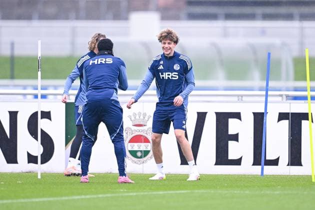 18 11 2025, Football, 2 Bundesliga, Season 2025 2026, Training FC Schalke 04, Mika Karim Khadr FC Schalke 04 xRHR PHOTO YYx Copyright: KROEGER RHR-FOTOx RHR-FOTO YY