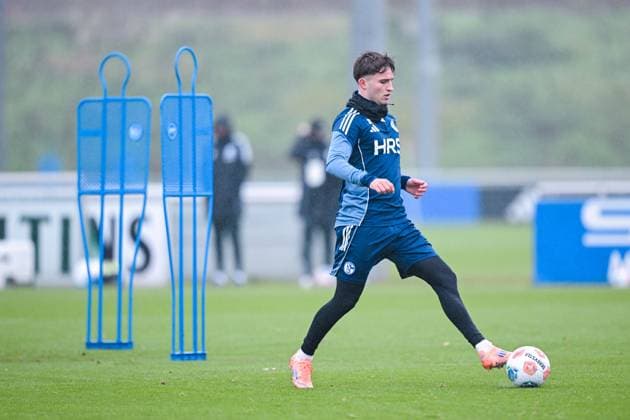 18 11 2025, Football, 2 Bundesliga, Season 2025 2026, Training FC Schalke 04, Vitalie Becker FC Schalke 04 xRHR PHOTO YYx Copyright: KROEGER RHR-FOTOx RHR-FOTO YY