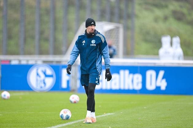 18 11 2025, Football, 2 Bundesliga, Season 2025 2026, Training FC Schalke 04, Janik Bachmann FC Schalke 04 xRHR PHOTO YYx Copyright: KROEGER RHR-FOTOx RHR-FOTO YY