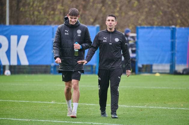 18 11 2025, Soccer, Men, 2 BL Bundesliga , Season 2025 2026, Training Holstein Kiel KSV Coach Marcel Rapp with Frederik Roslyng li Kiel Holstein Stadium, Projensdorf Schleswig Holstein Germany