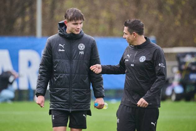 18 11 2025, Soccer, Men, 2 BL Bundesliga , Season 2025 2026, Training Holstein Kiel KSV Coach Marcel Rapp with Frederik Roslyng li Kiel Holstein Stadium, Projensdorf Schleswig Holstein Germany