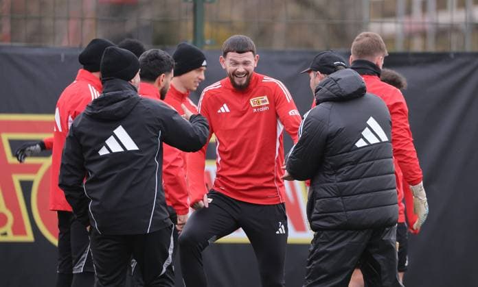 Co Trainer Sebastian Bönig, Oliver Burke, Trainer Steffen Baumgart Action Upper Body Sport Football Soccer Training 1 Bundesliga Men DFL Season 2025 2026 18 11 2025 1 FC Union Berlin FCU DFL regulations prohibit any use of photographs as image sequences and or quasi video