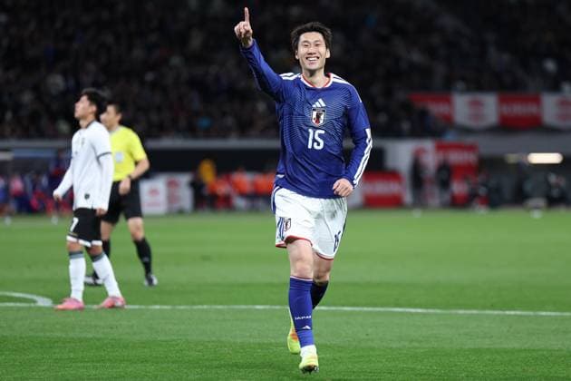 (251118) -- TOKYO, Nov. 18, 2025 -- Kamada Daichi of Japan celebrates scoring during a friendly football match between Japan and Bolivia in Tokyo, Japan, on Nov. 18, 2025. ) (SP)JAPAN-TOKYO-FOOTBALL-FRIENDLY-JAPAN VS BOLIVIA JiaxHaocheng 