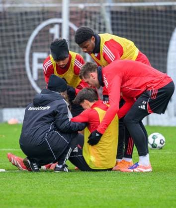 17 11 2025 SpVgg Greuther Fürth Fuerth e V General Meeting Annual General Meeting xwoxzix 18 11 2025 Football 2 Football Bundesliga Season 2025 2026 1 FC Nürnberg Nuernberg FCN Club Training Sportfoto Zink xwoxzix Eryk Grzywacz 19, 1 FC Nürnberg FCN battered injured Injury Anika Monatzetter Physiotherapist 1 FC Nürnberg FCN Ayoub Chaikhoun 17, 1 FC Nürnberg FCN Winners Osawe 38, 1 FC Nürnberg FCN Robin Knoche 31, 1 FC Nürnberg FCN