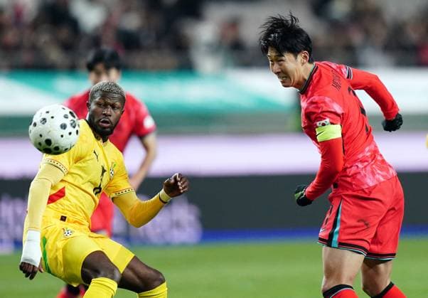 Friendly football match ( South Korea vs Ghana - 20251118 ) SEOUL, SOUTH KOREA, NOV 18: Son Heung-min of South Korea National Football Team during the friendly football match match between South Korea National Football Team and Ghana National Football Team at the Seoul World Cup Stadium in Seoul, South Korea on November 18, 2025. (Editorial Use Only) Seoul the Seoul World Cup Stadium South Korea 8240_285868 Copyright: xSeokyongxLee PentaxPressx