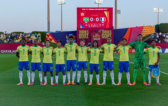 World Cup Football FIFA U17, U 17 World Cup Qatar 2025, Brazil vs France Round of 16 Team Brazil with Ruan Pablo Brazil U17, 7 Kayke Brazil U17, 11 Felipe Morais Brazil U17, 20 Tiago Brazil U17, 8 Luccas Ramon Brazil U17, 14 Dell Brazil U17, 9 Arthur Ryan Brazil U17, 16 Luis Eduardo Brazil U17, 4 Angelo Brazil U17, 2 Joao Pedro Brazil U17, 1 Ze Lucas Brazil U17, 5 Copyright: xRedhaxHosnixSegganix