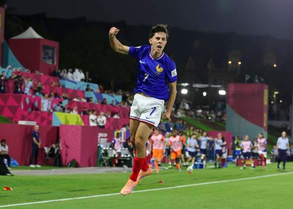 Brazil v France : Round of 16- FIFA U-17 World Cup Qatar 2025 Remi Himbert of France celebrates after scoring a goal during the FIFA U-17 World Cup Qatar 2025 Round of 16 match between Brazil and France in Doha, Qatar, on November 18, 2025. DOHA Qatar Copyright: xNOUSHADxTHEKKAYILx