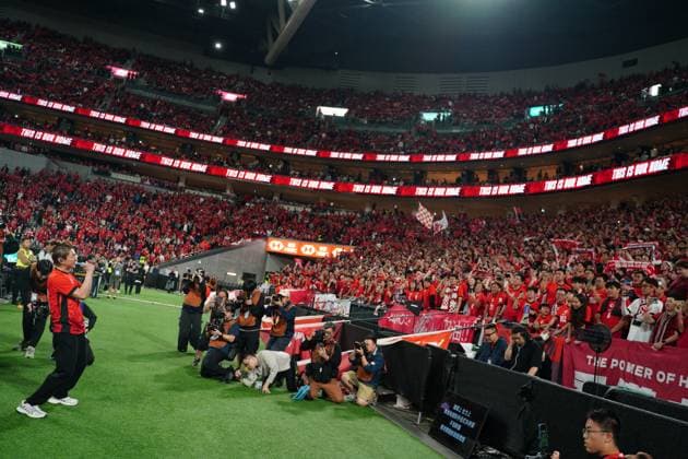Asian cup qualify Hong Kong vs Singapore Hong Kong singer Endy Chow Kwok-yin singing a song during the match at Asian cup qualify of Hong Kong vs Singapore on November 18, 2025 in Hong Kong. (Photo by Ellan Mad Nexpher Images) Hong Kong