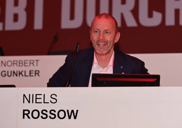 18 11 2025 Soccer Season 2025 2026 2 Soccer Bundesliga General Meeting Annual General Meeting JHV 2025 Sportfoto Zink DaMa xdaxmax Niels Rossow Board Strategy Marketing 1 FC Nuremberg FCN laughs laughter rejoices joy