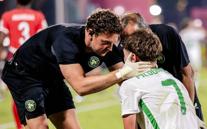 2025 FIFA Under 17 World Cup Round of 16, Aspire Zone Pitch 1, Doha, Qatar 18 11 2025 Switzerland vs Ireland Ireland™s Oisin McDonagh receives treatment Oisin McDonagh receives treatment 18 11 2025  Copyright: x INPHOx IMG_6326