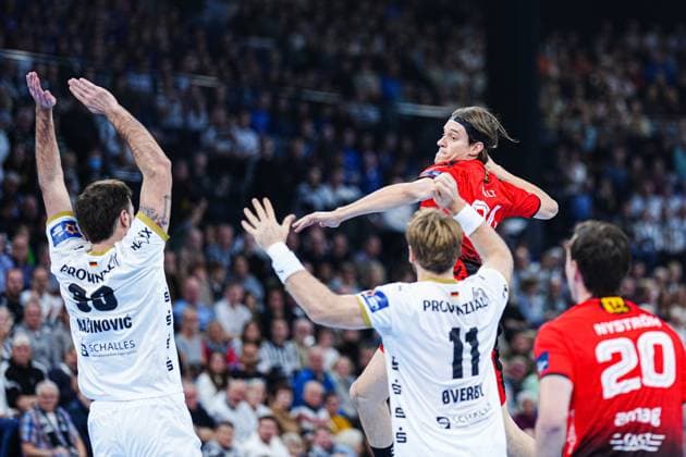 Throw Goal Hannes Nystroem BSV Bern, 20 GER, THW Kiel vs BSV Bern, Handball, EHF European League, Matchday 4, Season 2025 2026, 18 11 2025 GER, THW Kiel vs BSV Bern, Handball, EHF European League, Matchday 4, Season 2025 2026, 18 11 2025 Kiel Copyright: xEibner-Pressefoto MarcelxvonxFehrnx EP_MFN