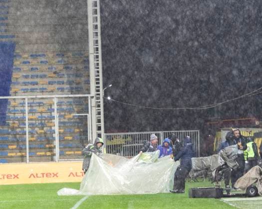 November 18, 2025, FIFA World Cup, WM, Weltmeisterschaft, Fussball Qualifier, Qualifying round, Matchday 10, Group H, Romania vs San Marino,Stadionul Ilie Oana, Ploiesti, Romania HAvy rain befor the start of the game.