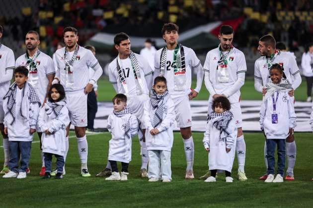 November 18, 2025, Barcelona, Barcelona, SPAIN: Players of Palestine during the International Friendly, Länderspiel, Nationalmannschaft match between Catalonia and Palestine at Estadi Olimpic Lluis Companys on November 18, 2025 in Barcelona, Spain. Barcelona SPAIN - ZUMAa181 20251118_zaa_a181_035 Copyright: xJavierxBorregox