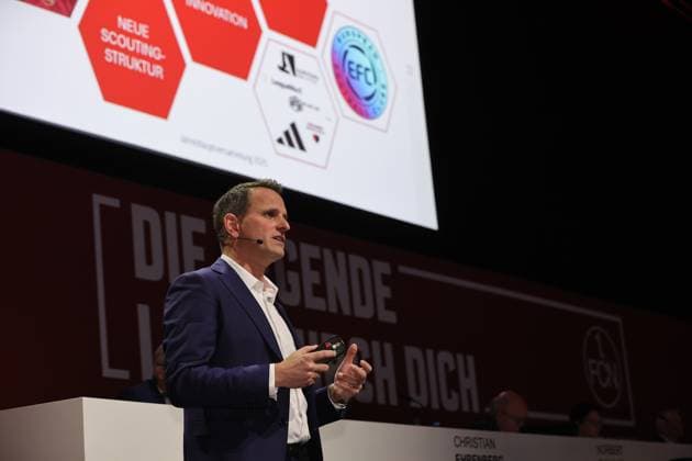 18 11 2025 Soccer Season 2025 2026 2 Soccer Bundesliga General Meeting Annual General Meeting JHV 2025 Sportfoto Zink DaMa xdaxmax Joti Chatzialexiou Board of Directors Sport 1 FC Nürnberg FCN speaks to Clubfan Clubfans FCN Fans Fans and Members