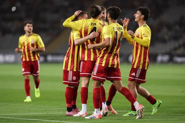 November 18, 2025, Barcelona, Barcelona, SPAIN: Sergio Gomez of Catalonia celebrates a goal with teammates during the International Friendly, Länderspiel, Nationalmannschaft match between Catalonia and Palestine at Estadi Olimpic Lluis Companys on November 18, 2025 in Barcelona, Spain. Barcelona SPAIN - ZUMAa181 20251118_zaa_a181_048 Copyright: xJavierxBorregox