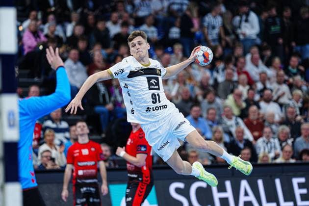 Throw Goal Bence Imre THW THW Kiel, 91 GER, THW Kiel vs BSV Bern, Handball, EHF European League, Matchday 4, Season 2025 2026, 18 11 2025 GER, THW Kiel vs BSV Bern, Handball, EHF European League, Matchday 4, Season 2025 2026, 18 11 2025 Kiel Copyright: xEibner-Pressefoto MarcelxvonxFehrnx EP_MFN