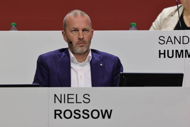 18 11 2025 Football season 2025 2026 2 Football Bundesliga General Meeting Annual General Meeting JHV 2025 Sportfoto Zink DaMa xdaxmax Niels Rossow Board Strategy Marketing 1 FC Nürnberg FCN pensive
