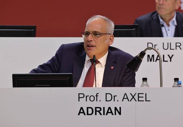 18 11 2025 Football season 2025 2026 2 Football Bundesliga General Meeting Annual General Meeting JHV 2025 Sportfoto Zink DaMa xdaxmax Prof Axel Adrian Chairman of the meeting speaks
