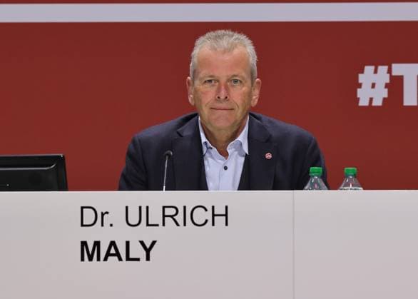 18 11 2025 Football season 2025 2026 2 Football Bundesliga General Meeting Annual General Meeting JHV 2025 Sportfoto Zink DaMa xdaxmax Dr Ulrich Maly former Lord Mayor City of Nuremberg laughs laughter rejoices joy