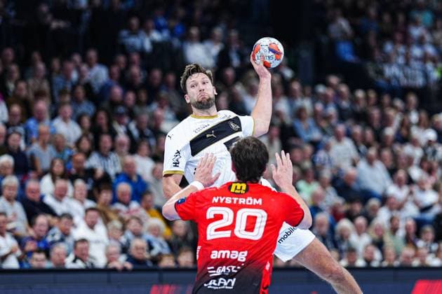 Wurf Tor Harald Reinkind (THW Kiel, 06) GER, THW Kiel vs. BSV Bern, Handball, EHF European League, Spieltag 4, Saison 2025 2026, 18.11.2025 GER, THW Kiel vs. BSV Bern, Handball, EHF European League, Spieltag 4, Saison 2025 2026, 18.11.2025 Kiel *** Throw Goal Harald Reinkind THW Kiel, 06 GER, THW Kiel vs BSV Bern, Handball, EHF European League, Matchday 4, Season 2025 2026, 18 11 2025 GER, THW Kiel vs BSV Bern, Handball, EHF European League, Matchday 4, Season 2025 2026, 18 11 2025 Kiel Copyright: xEibner-Pressefoto MarcelxvonxFehrnx EP_MFN