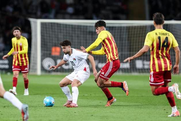 November 18, 2025, Barcelona, Barcelona, SPAIN: Moustafa Zeidan of Palestine and Marc Bernal of Catalonia in action during the International Friendly, Länderspiel, Nationalmannschaft match between Catalonia and Palestine at Estadi Olimpic Lluis Companys on November 18, 2025 in Barcelona, Spain. Barcelona SPAIN - ZUMAa181 20251118_zaa_a181_057 Copyright: xJavierxBorregox
