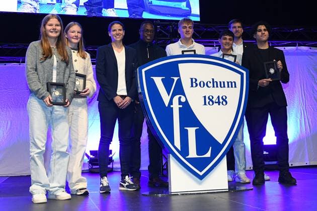 General Meeting of VfL Bochum 1848 on 18 11 2025 at the RuhrCongress in Bochum Award of the Werner Altegoer Medal xRx