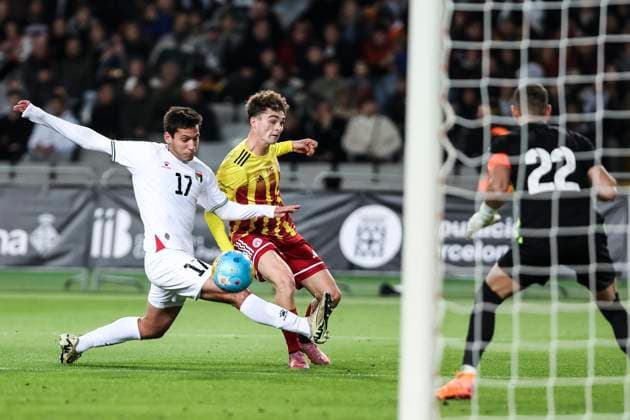 November 18, 2025, Barcelona, Barcelona, SPAIN: Antoniu Roca of Catalonia in action during the International Friendly, Länderspiel, Nationalmannschaft match between Catalonia and Palestine at Estadi Olimpic Lluis Companys on November 18, 2025 in Barcelona, Spain. Barcelona SPAIN - ZUMAa181 20251118_zaa_a181_067 Copyright: xJavierxBorregox