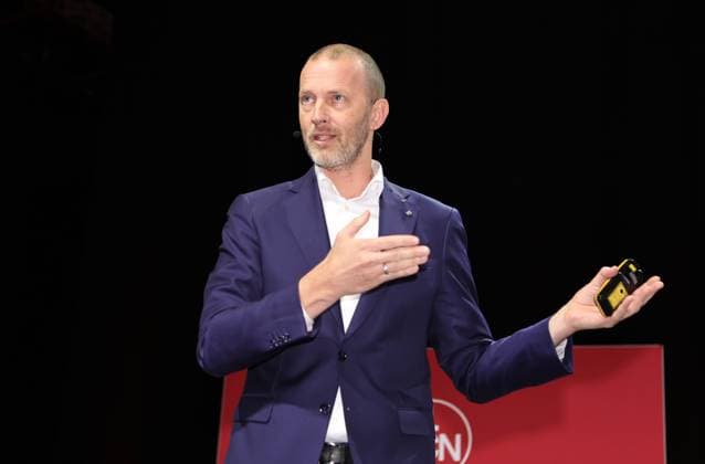 18 11 2025 Soccer Season 2025 2026 2 Soccer Bundesliga General Meeting Annual General Meeting JHV 2025 Sportfoto Zink DaMa xdaxmax Niels Rossow Board of Directors Strategy Marketing 1 FC Nürnberg FCN indicates gestures directs gives instructions