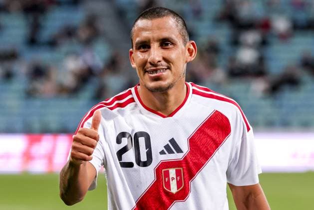 RUSSIA, SOCHI - NOVEMBER 18, 2025: Peru s Alex Valera celebrates scoring in a friendly football match between the Chilean and the Peruvian men s national football teams at Fisht Stadium International Football Friendly: Chile 2 - 1 Peru  - ZUMAt113 20251118_zaa_t113_660 Copyright: xDmitryxFeoktistovx